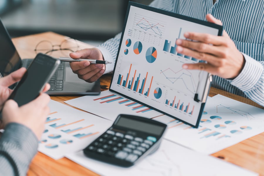 finance-manager-meeting-discussing-company-growth-2023-04-11-01-32-42-utc